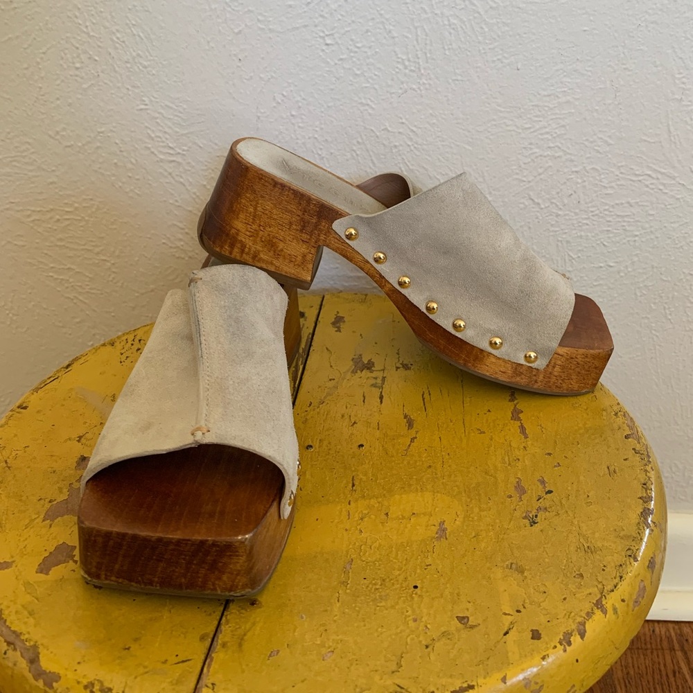 Vicenza Beige Women's Wooden Platform Sandal Size 7